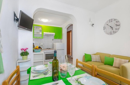 Omisalj Apartment | Beautiful apartment in Omisalj with WiFi