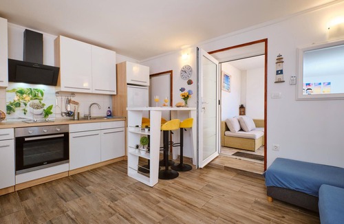 Ilovik Apartment | Beautiful apartment in Ilovik with WiFi