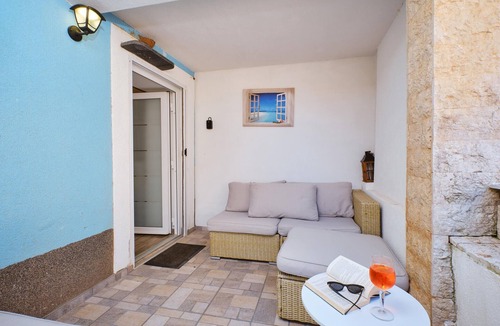 Ilovik Apartment | Beautiful apartment in Ilovik with WiFi