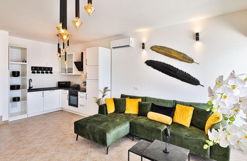 Marina Apartment | Beautiful apartment in Marina with WiFi
