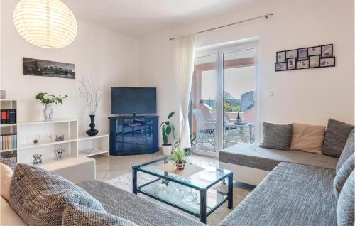 Marcana Apartment | Beautiful Apartment In Marcana With Wifi