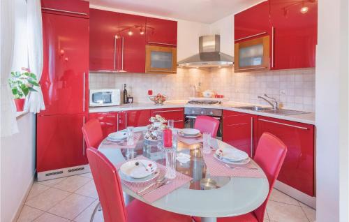 Marcana Apartment | Beautiful Apartment In Marcana With Wifi