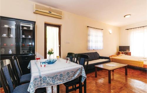 Posedarje Apartment | Beautiful Apartment In Posedarje With Wifi