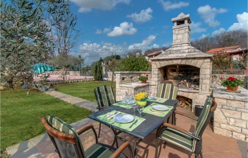 Porozina Apartment | Beautiful Apartment In Porozina With Wifi