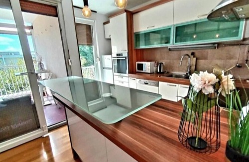 Znjan Apartment | Beautiful Apartment, Walk to Beach