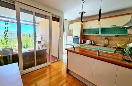 Znjan Apartment | Beautiful Apartment, Walk to Beach