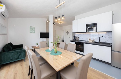 Kastel Kambelovac House | Beautiful home in Kastel Kambelovac with sauna