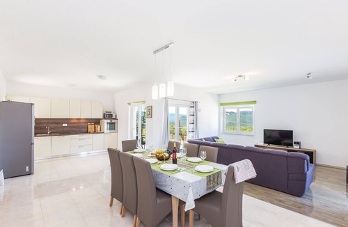 Central Dalmatia House | Beautiful home in Blato na Cetini