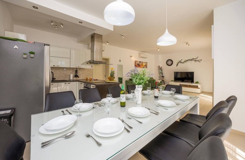 Kastel Stafilic House | Beautiful home in Kastel Stafilic with sauna
