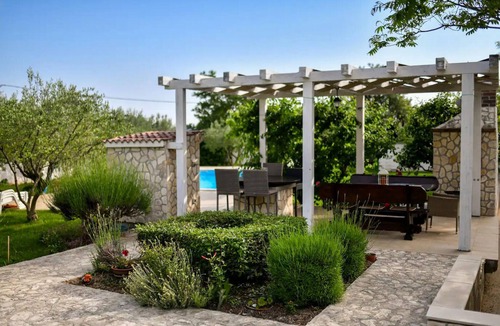 Sveti Filip i Jakov House | Beautiful home in Sv. Filip i Jakov
