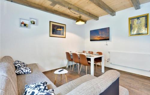 Sveti Ivan Zelina House | Beautiful Home In Sveti Ivan Zelina With Sauna