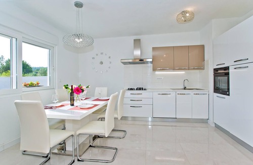 Bogomolje House | Beautiful home in Bogomolje