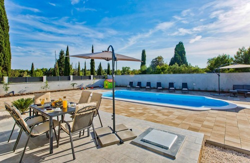 Bogomolje House | Beautiful home in Bogomolje