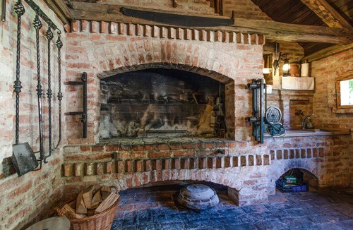 Brestovac House | Beautiful home in Brestovac with sauna