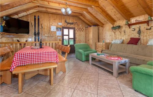 Breze House | Beautiful Home In Breze With Wifi