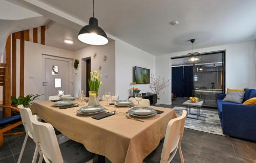 Gornji Kneginec House | Beautiful Home In Turcin With Sauna