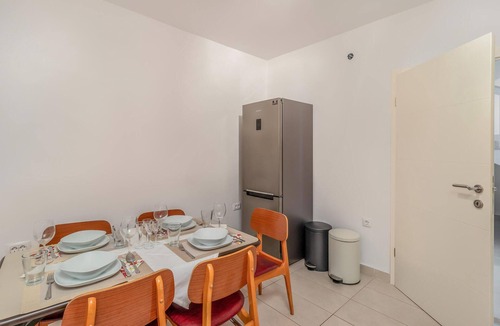 Ika House | Beautiful home in Ika with WiFi