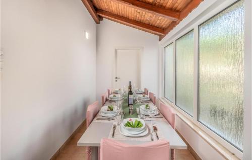 Ika House | Beautiful Home In Ika With Wifi