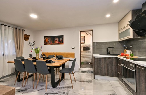 Donji Martijanec House | Beautiful home in Jalzabet with sauna