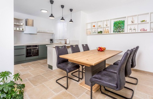 Mucici House | Beautiful home in Jurdani