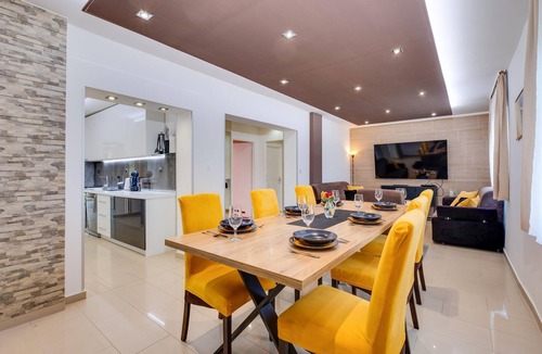 Karlovac House | Beautiful home in Ladvenjak with sauna