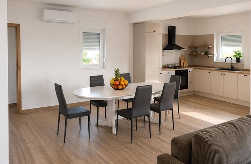 Lovinac House | Beautiful home in Lovinac