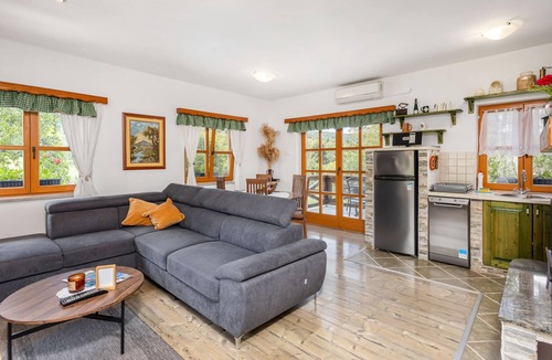 Presika House | Beautiful home in Lukovdol with sauna