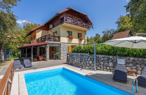 Presika House | Beautiful home in Lukovdol with sauna