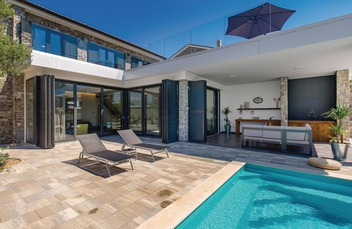 Jakisnica House | Beautiful home in Lun