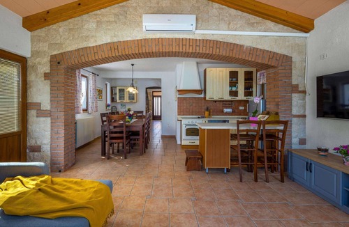Sveta Nedelja House | Beautiful home in Nedescina with WiFi