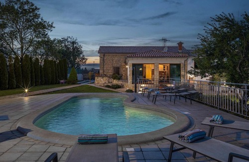 Sveta Nedelja House | Beautiful home in Nedescina with WiFi