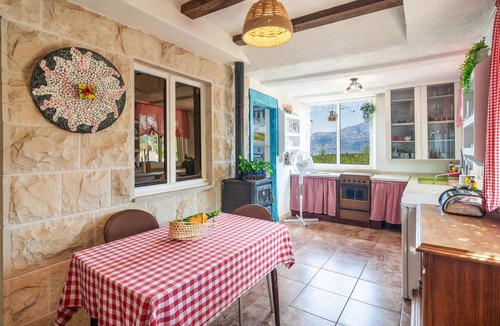 Novo Selo House | Beautiful home in Novo Selo with house sea view
