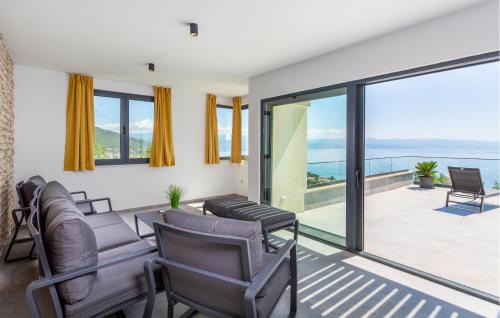 Opric House | Beautiful Home In Opric With Wifi