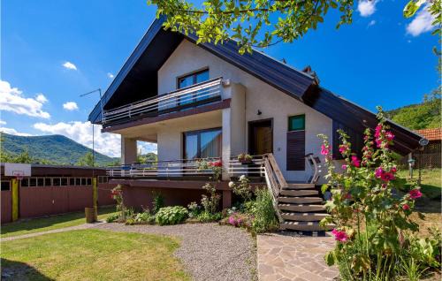Plaski House | Beautiful Home In Plaski