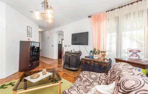 Plaski House | Beautiful Home In Plaski