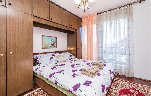Plaski House | Beautiful Home In Plaski