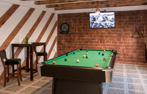 Pokrovnik House | Beautiful Home In Pokrovnik With Sauna