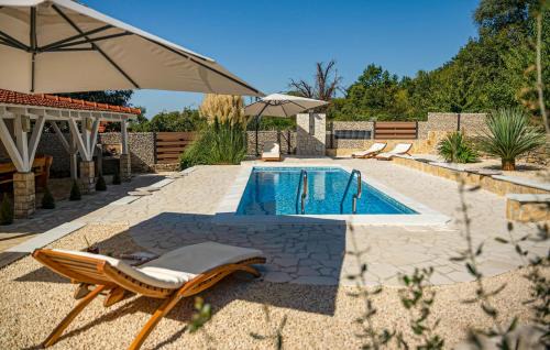 Pokrovnik House | Beautiful Home In Pokrovnik With Sauna