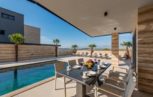 Privlaka House | Beautiful Home In Privlaka
