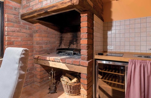Kutina House | Beautiful home in Repusnica with sauna