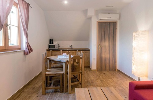 Kutina House | Beautiful home in Repusnica with sauna