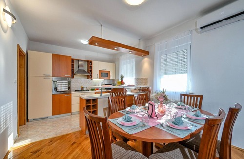 Cakovec House | Beautiful home in Senkovec with sauna