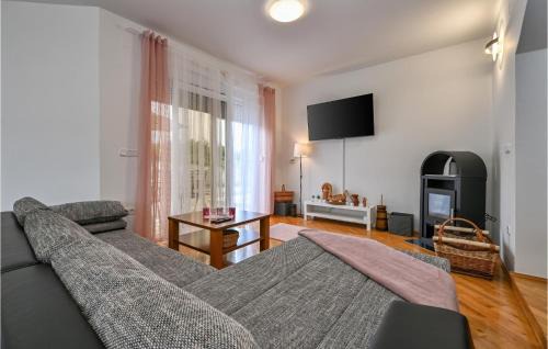 Cakovec House | Beautiful Home In Senkovec With Sauna