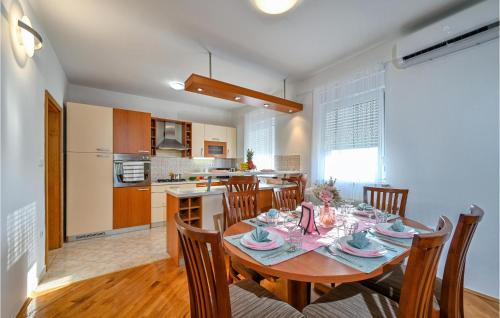 Cakovec House | Beautiful Home In Senkovec With Sauna