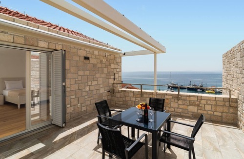 Sumartin House | Beautiful home in Sumartin with sauna