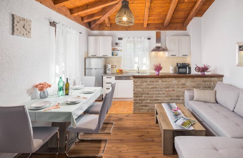 Medvidici House | Beautiful home in Sv.Lovrec