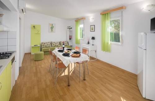 Tinjan House | Beautiful home in Tinjan