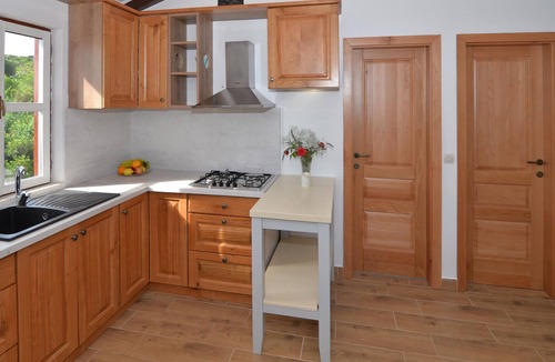 Otok Zizanj House | Beautiful home in Tkon with WiFi