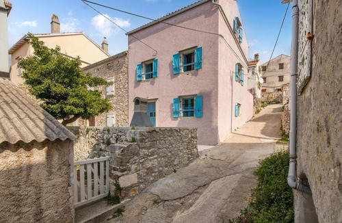 Unije House | Beautiful home in Unije with WiFi