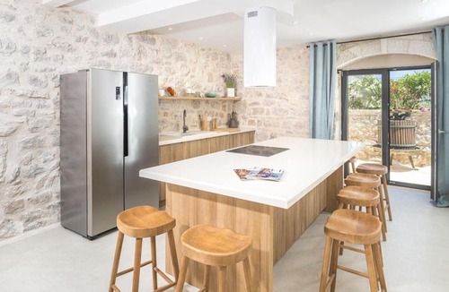 Hvar Apartment | Beautiful House with Views in Hvar